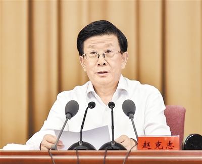 六月二十三日，省委书记、省人大常委会主任赵克志在全省“两学一做”学习教育专题党课上为党员干部讲党课。记者 郭 昭摄